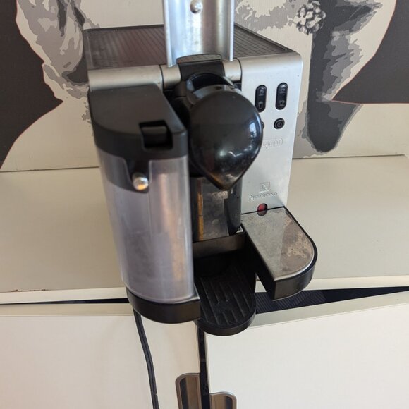 Nespresso machine - Picture 7 of 9